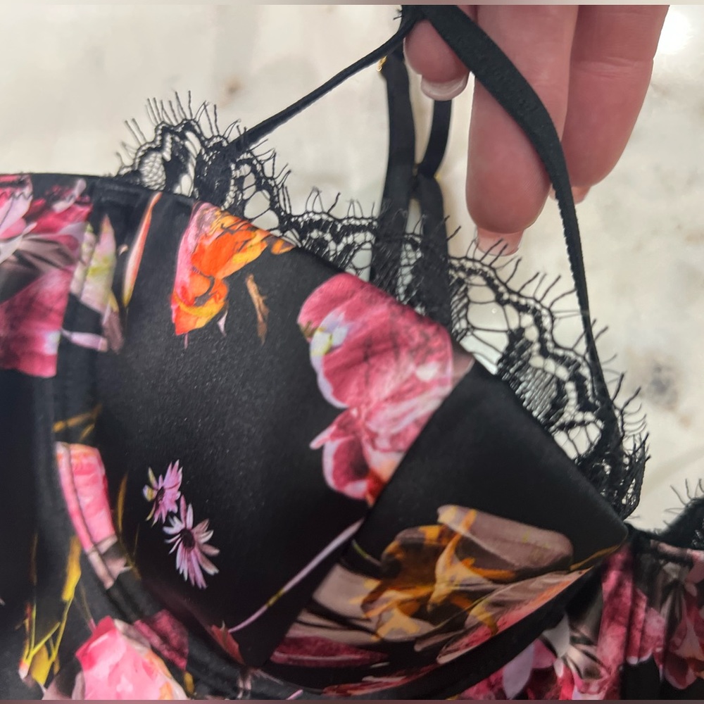 Victoria secret, very sexy collection - Picture 8 of 10